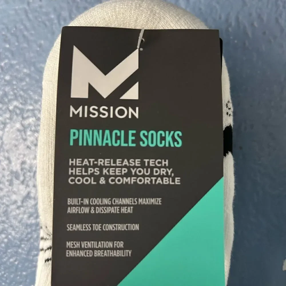 Mission Pinnacle Socks Bundle 3 packs of both Crew and ankle socks, White, NWT